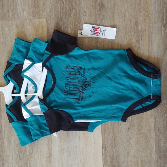 NWT NFL Jacksonville Jaguars Infant One Piece Set Of 3 Size 18M - Picture 1 of 12